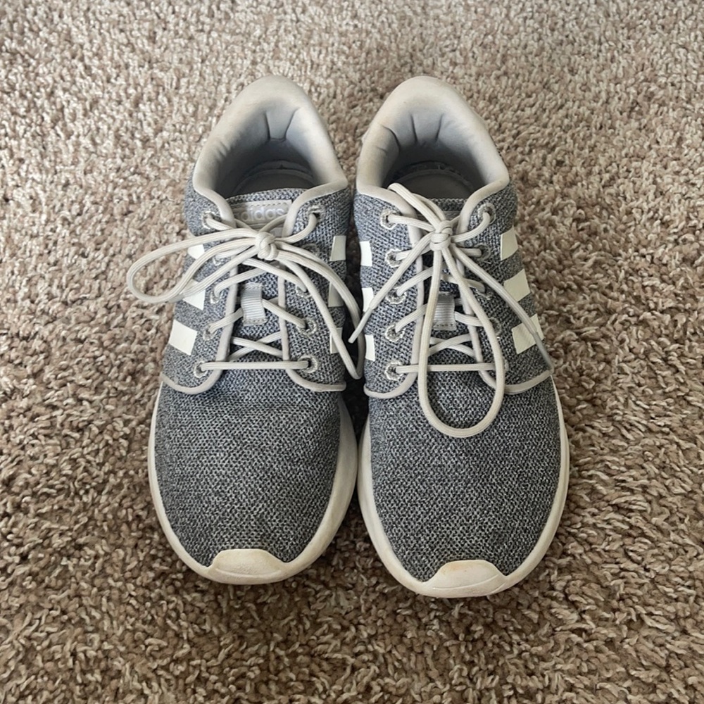Brand: adidas Size: Women’s 7 Color: Gray/White